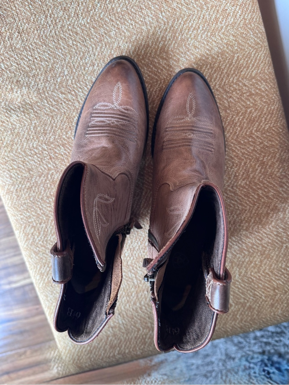 Ariat Tan Brown Western Ankle Booties - Picture 2 of 4